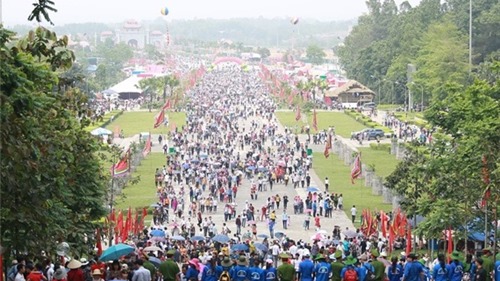 Hai ngày khai hội, Đền Hùng đón nhận khoảng 1,5 triệu lượt du khách
