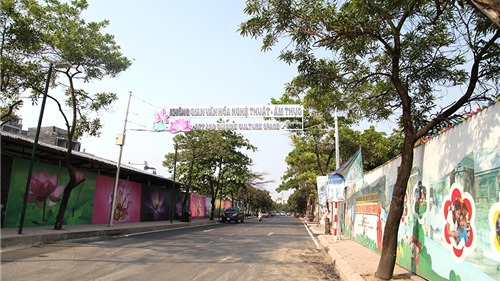 Gấp rút hoàn thiện phố đi bộ Trịnh Công Sơn trước ngày mở cửa