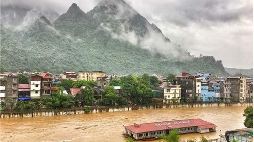 Xót xa cảnh Hà Giang ngập nước "màn trời chiếu đất"