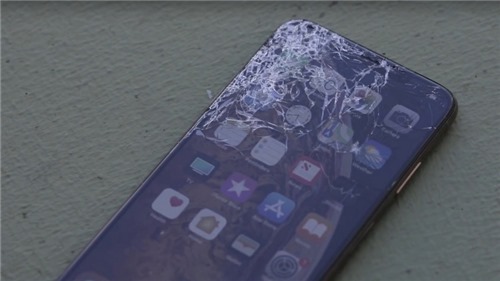Cái kết "đau lòng" khi thử nghiệm thả rơi iPhone Xs Max ngàn đô
