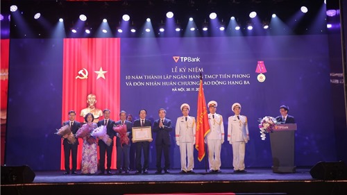 TPBank đón nhận Huân chương lao động Hạng Ba