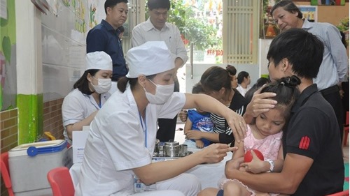 Phấn đấu 95% trẻ được tiêm chủng bổ sung vắc xin Sởi - Rubella