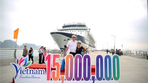 Việt Nam đón vị khách quốc tế thứ 15 triệu bằng tàu biển