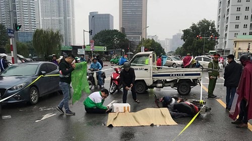 Quận Cầu Giấy, TP Hà Nội: Vỉa hè, lòng đường Nguyễn Chánh bị chiếm dụng làm nơi đỗ xe trái phép