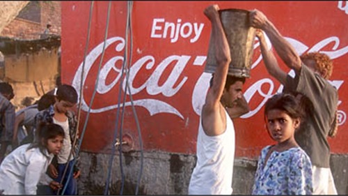 Phốt như &#39;nấm mọc sau mưa&#39;, Coca-Cola có thực sự là thương hiệu hướng đến người tiêu dùng?
