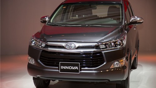 "Soi hàng" Toyota Innova 2017 vừa ra mắt giá 712 triệu đồng