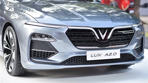VinFast công bố giá bán “3 Không” với xe ô tô Lux và Fadil