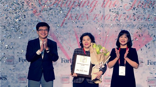 Người phụ nữ duy nhất được Fobbes Việt Nam vinh danh với giải thưởng “Thành tựu trọn đời”