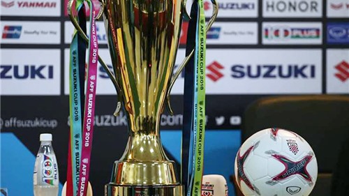 Cận cảnh chiếc Cup vàng dành cho đội vô địch AFF Cup 2018