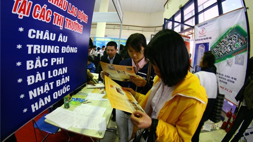 Đề xuất cấm lao động Việt Nam sang nước ngoài làm nghề “giải trí”