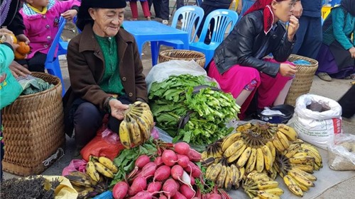Độc đáo nét văn hóa Chợ phiên giữa thung lũng núi đá Mèo Vạc - Hà Giang
