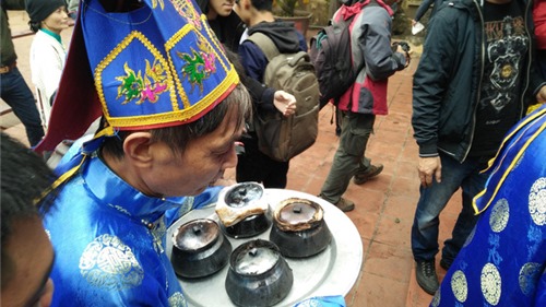 Hà Nội: Người dân quay về thời "đồ đá" trong lễ hội thi nấu cơm đầu năm mới