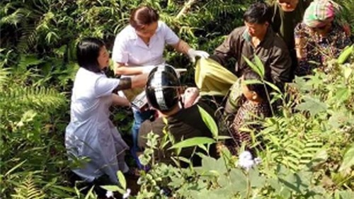 Những pha đỡ đẻ rơi "có một không hai" chỉ có ở vùng cao Việt Nam