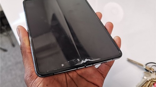 Samsung phản hồi về việc Galaxy Fold bị hỏng sau 1 ngày sử dụng