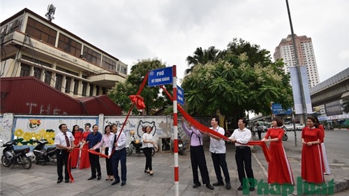 Hà Nội gắn biển phố mang tên Bộ trưởng Bộ Tư pháp đầu tiên