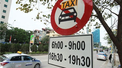 Danh sách 11 tuyến phố Hà Nội cấm taxi và xe tải hoạt động giờ cao điểm