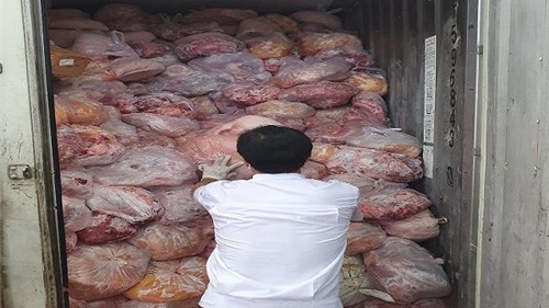 Phát hiện 40 tấn thịt nhiễm dịch tả heo châu Phi trong cơ sở sản xuất giò chả