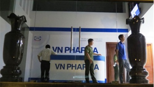 Khởi tố thêm một Phó Tổng giám đốc Công ty cổ phần VN Pharma về tội buôn lậu