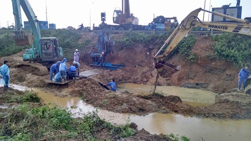 Đường ống nước sông Đà vỡ lần thứ 15