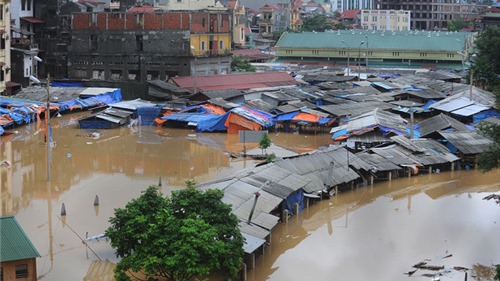 Tin lũ: Cảnh báo lũ trên các sông từ Thừa Thiên Huế đến Bình Định