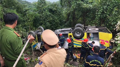 Vụ xe khách rơi trên đèo Hải Vân: Bộ trưởng Bộ GTVT yêu cầu xóa ngay điểm đen tai nạn này