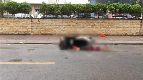 Hà Nội: Người dân "bàng hoàng" phát hiện thi thể phụ nữ cạnh Khu đô thị Nam Đô
