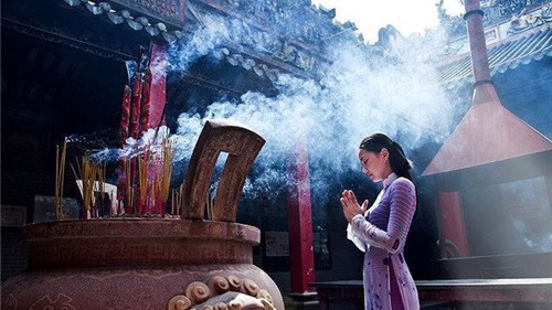 Chuyên gia hướng dẫn đi lễ chùa, cầu khấn đầu năm thế nào cho đúng