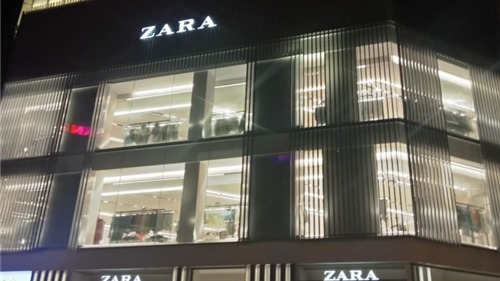 Vụ Zara bày bán sản phẩm không rõ nguồn gốc: Luật sư lên tiếng bảo vệ người tiêu dùng