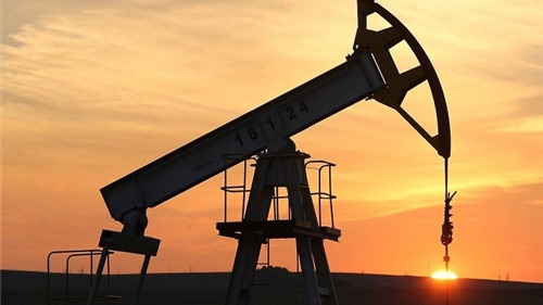 Giá dầu đồng loạt giảm sau khi OPEC quyết định nâng sản lượng
