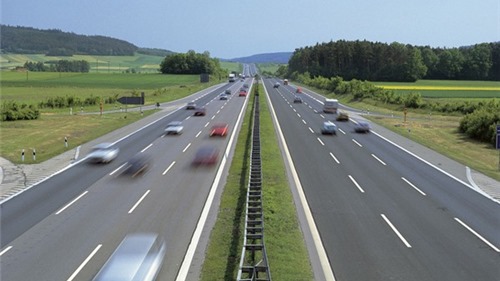 Lái xe trên đường cao tốc: 6 quy tắc “sống còn” tài xế nào cũng phải thuộc làu