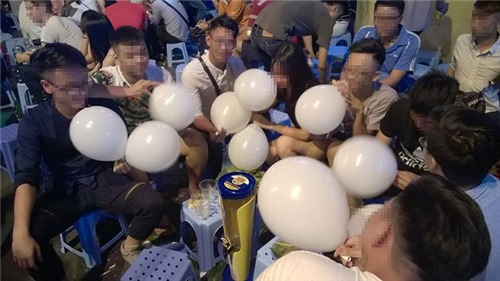 Hà Nội: Chính thức cấm sử dụng bóng cười trong hoạt động giải trí