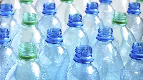 Kế hoạch hoàn trả tiền đặt cọc cho chai nhựa ở Anh bị phản đối