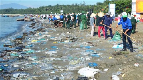 “Cất cánh” tháng 7 và câu chuyện về vấn nạn rác thải nhựa