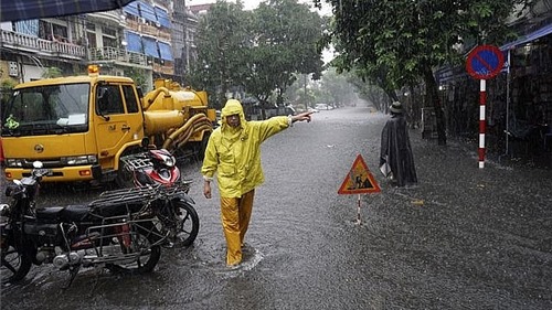 Hà Nội: Tổ chức trực 24/24 giờ, chủ động đối phó với bão số 3