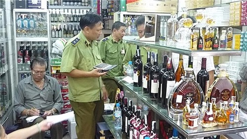 Hà Nội yêu cầu kiểm tra, giám sát hoạt động sản xuất, kinh doanh rượu