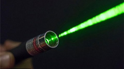 Thu hồi đèn laser Trung Quốc vì có khả năng gây mù mắt 