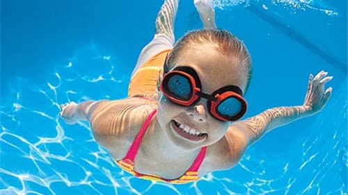 Cách nhận biết bể bơi có sạch và an toàn hay không?
