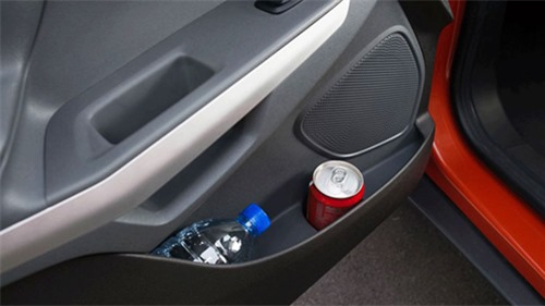 Những đồ dùng tuyệt đối không được để trong ô tô khi trời nóng