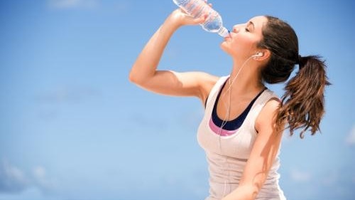Bí quyết để uống đủ nước mỗi ngày 
