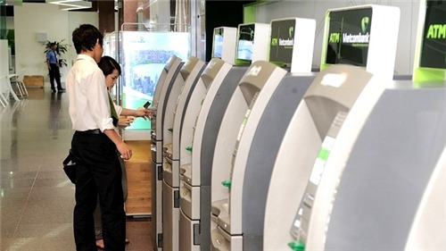 Tận thu phí ATM, chưa ngân hàng nào vi phạm?