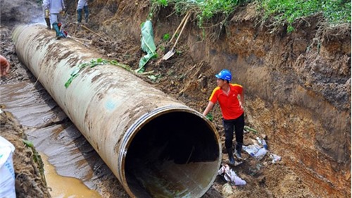 17 phường mất nước do đường ống nước sông Đà sửa chữa