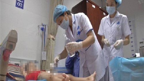 Nhiều trẻ bị sùi mào gà sau khi cắt bao quy đầu: Phòng khám không có giấy phép
