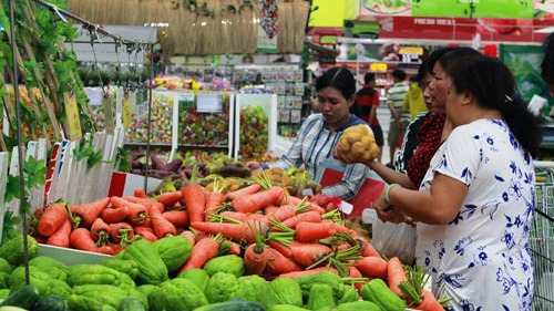 Nửa đầu tháng 11, giá thực phẩm tươi sống ổn định, rau xanh giảm giá