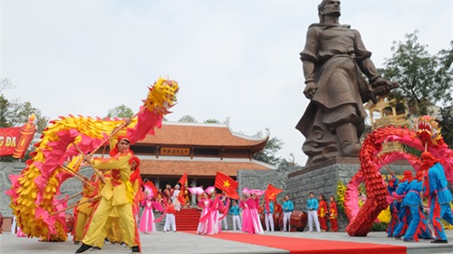 Lễ hội ngày Tết ở các tỉnh miền Trung