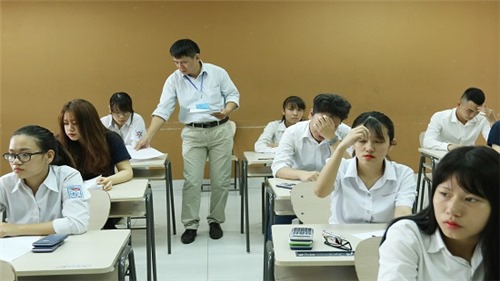 Học sinh Hà Nội nóng lòng với đợt thi thử THPT quốc gia 2018