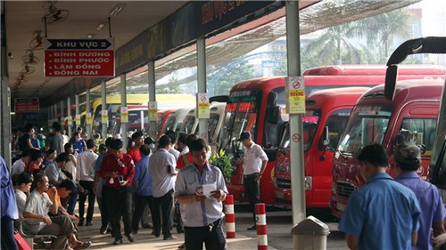 Hà Nội và TP.HCM tăng khoảng 1.000 lượt xe phục vụ Tết