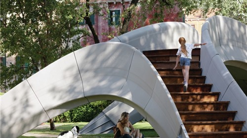 Độc đáo: Cầu vòm bê tông được in 3D đầu tiên trên thế giới 