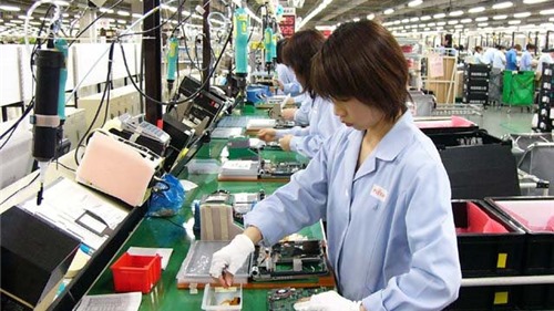 Máy vi tính, sản phẩm điện tử và linh kiện là nhóm hàng xuất khẩu lớn thứ 2 của Việt Nam
