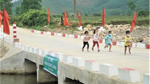 Khánh thành cây cầu thứ 6 của dự án “Xây cầu đến lớp” do Grab Việt Nam thực hiện