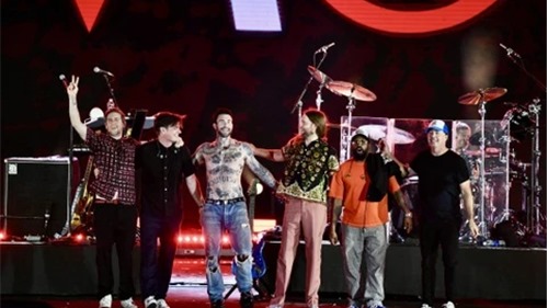 Maroon 5 và dàn sao Việt mang tới “cơn địa chấn” cảm xúc trong đêm 8Wonder Winter Festival 